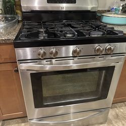 Kenmore stainless steel 30” wide Gas range stove 5 burners