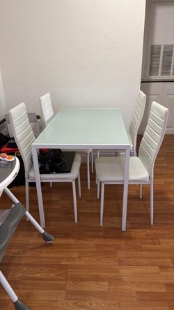 mesa comedor con 4 sillas
