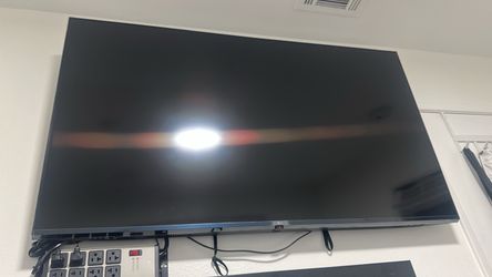 2024 LG smart TV 55”