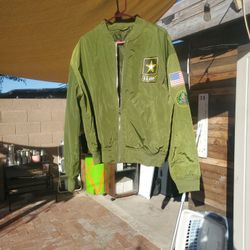 Xl  Green  Mens Jacket  ARMY STYLE  I ASK $25.00