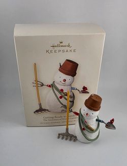 Hallmark Keepsake Ornament 2007 Getting Ready to Garden - The Snowmen of Winter Garden