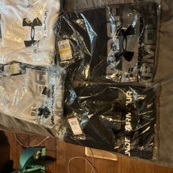 Never Worn Under Armour Shirts