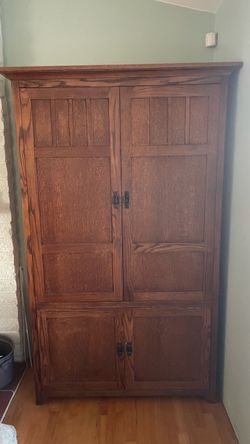 Enclosed TV cabinet