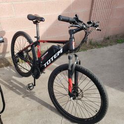 Red Light weight Electric Bike Ebike E-bike 28mph 40miles. Need some work but all work battery 100 keys & charger. $375! Or Trade are welcome