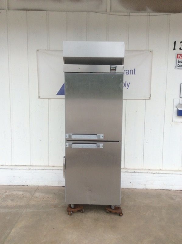 2186 Hobart Model Q1 Commercial PassThrough Refrigerator, 45 OFF