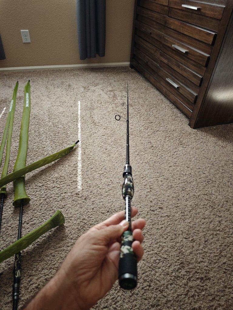 Evergreen International Gizmo & Finesse Jig RCSS-610M-ST 6'10" MEDIUM, X-FAST, 1/32-3/8oz.