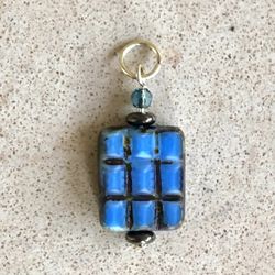 💙 Pretty blue and brown glass geometric rectangle beaded pendant