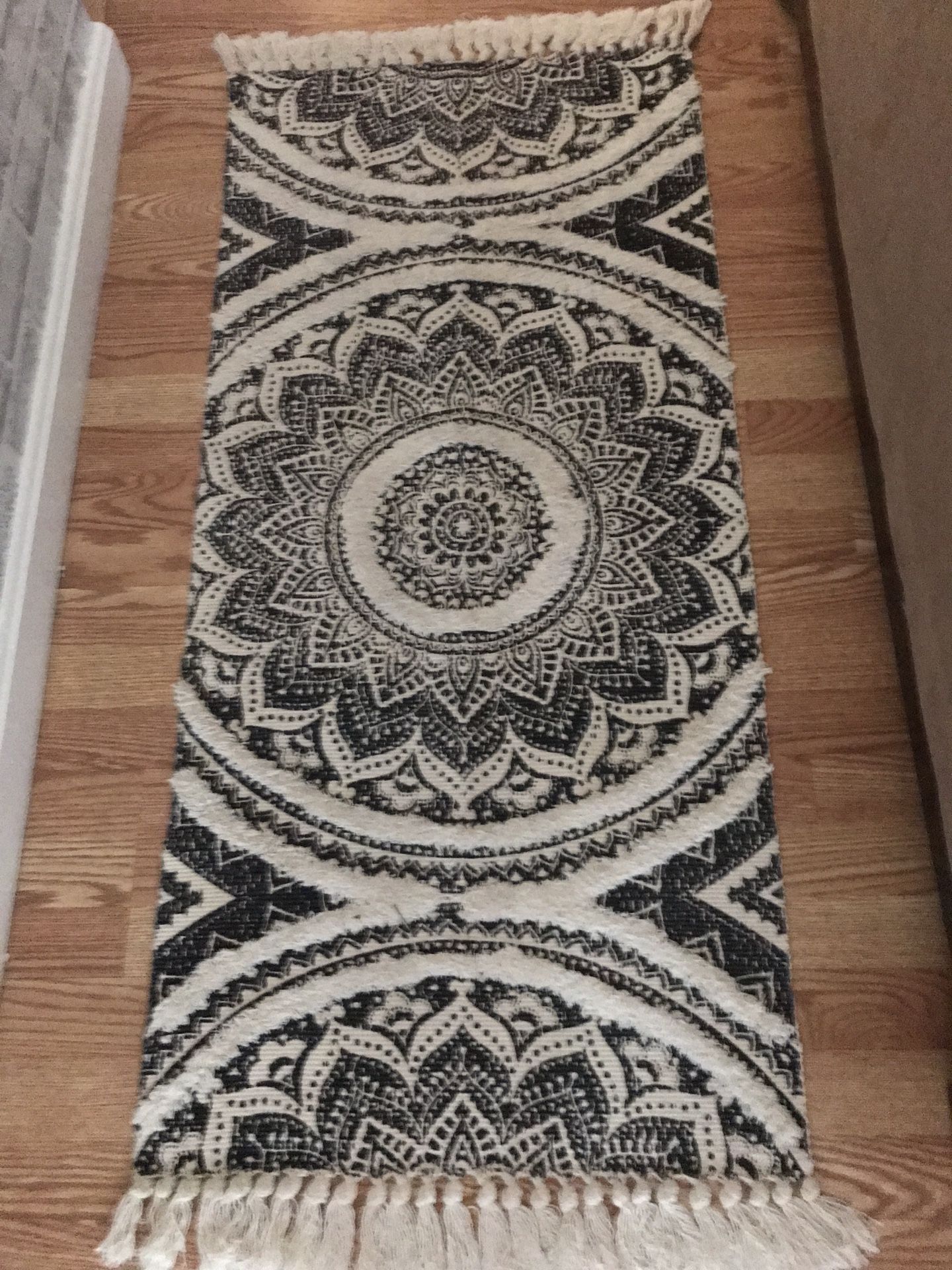 Black And White Scatter Rug