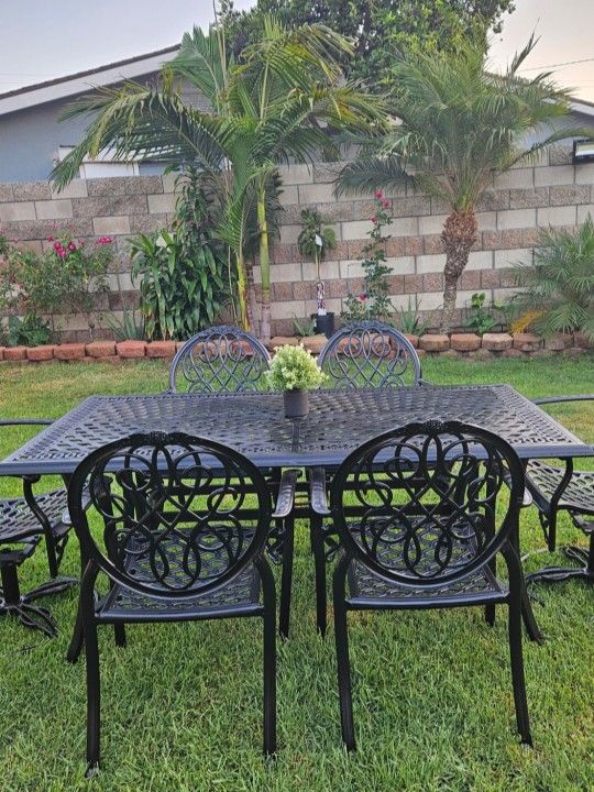 Patio Dining Set/Outdoor Furniture/Cash Only