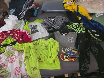 2t/4t Clothing Bundle – Grinch, Beetlejuice & More