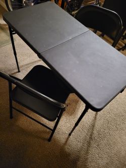 Card, craft, table & 2 chairs
