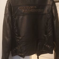 Harley-Davidson leather jacket size M