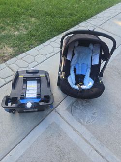 Doona Infant Car Seat Stroller with Base