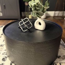 Modern Round Coffee Table (Black) 12”x26”