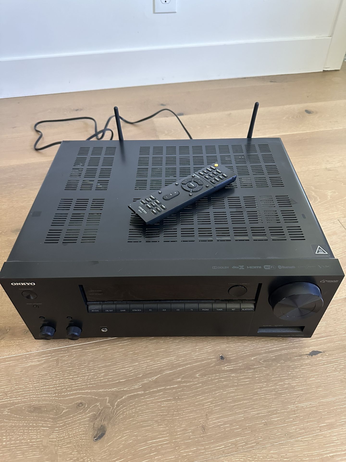 Onkyo TXNR555 AV Receiver