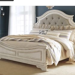 Vintage Queen Bedroom Set 