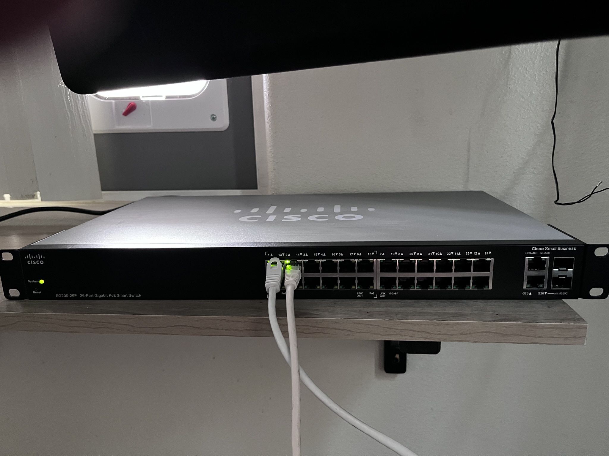 Cisco 26 Port POE Smart Switch