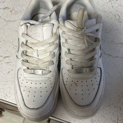 5.5Y Nike Air