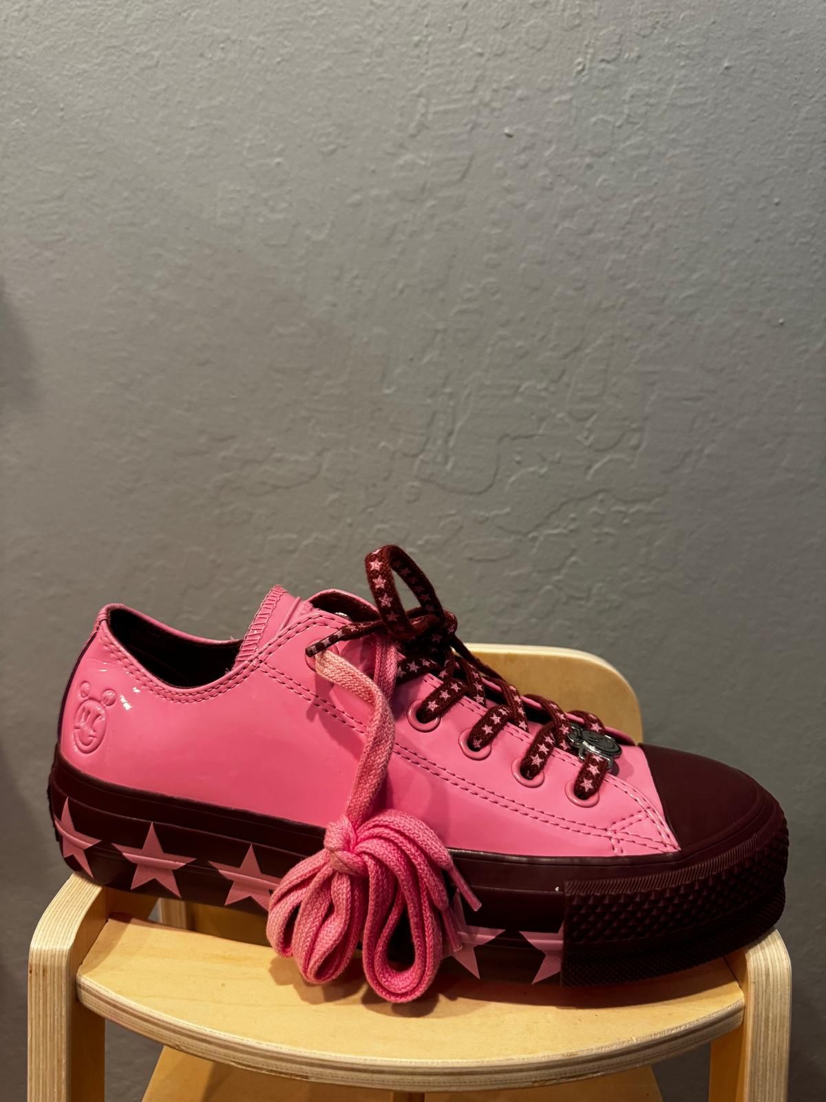 Miley Cyrus Converse Size 7.5