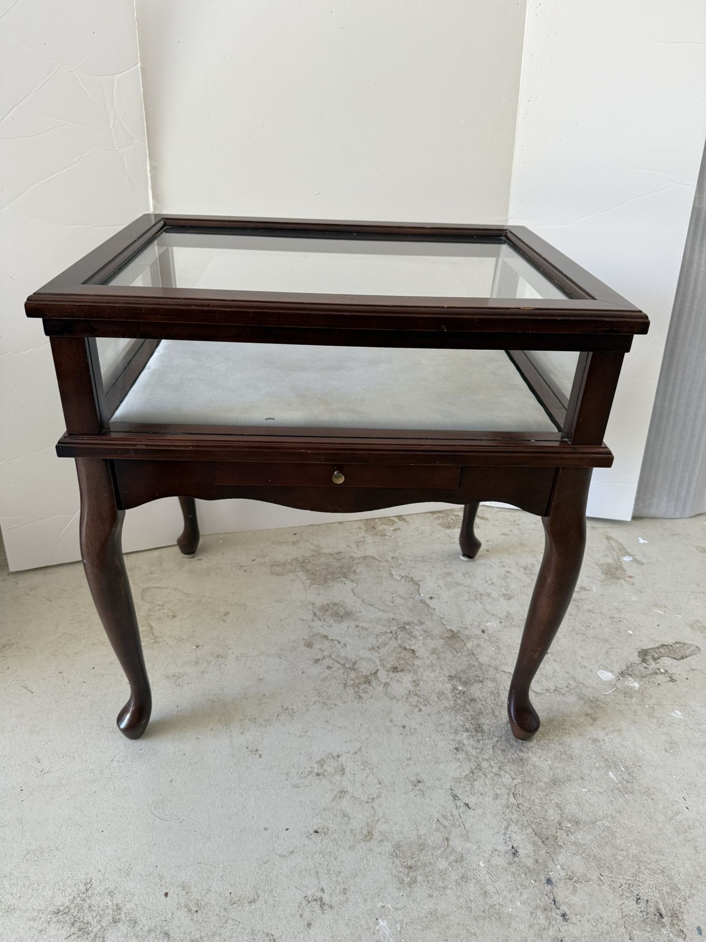 Vintage Bombay Company Queen Anne Glass Display Table