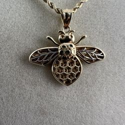 14k Yeilow Gold - two tone bumble bee pendant