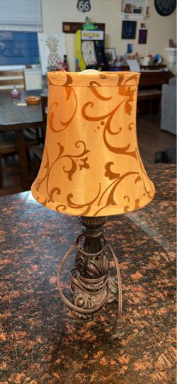 Table lamp