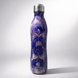  Insulated stainless steel water bottle with peacock design.