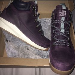 NEW The North Face Women’s Back To Berkeley  Waterproof rain snow hiking boots w/ ice grip size 11  Purple Blackberry Navy Urban Outfitters NAU