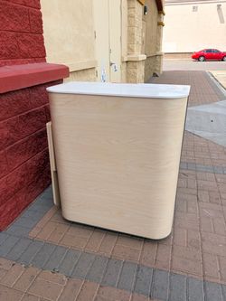 Cash register counter