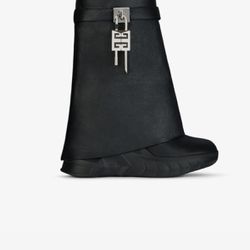 Shark Lock Biker ankle boots in grained leather Givenchy