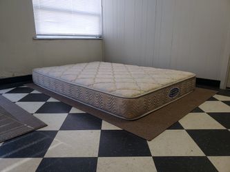 Full size mattress - can DELIVER almost anywhere for $20 extra - please see all photos and read everything 🙂