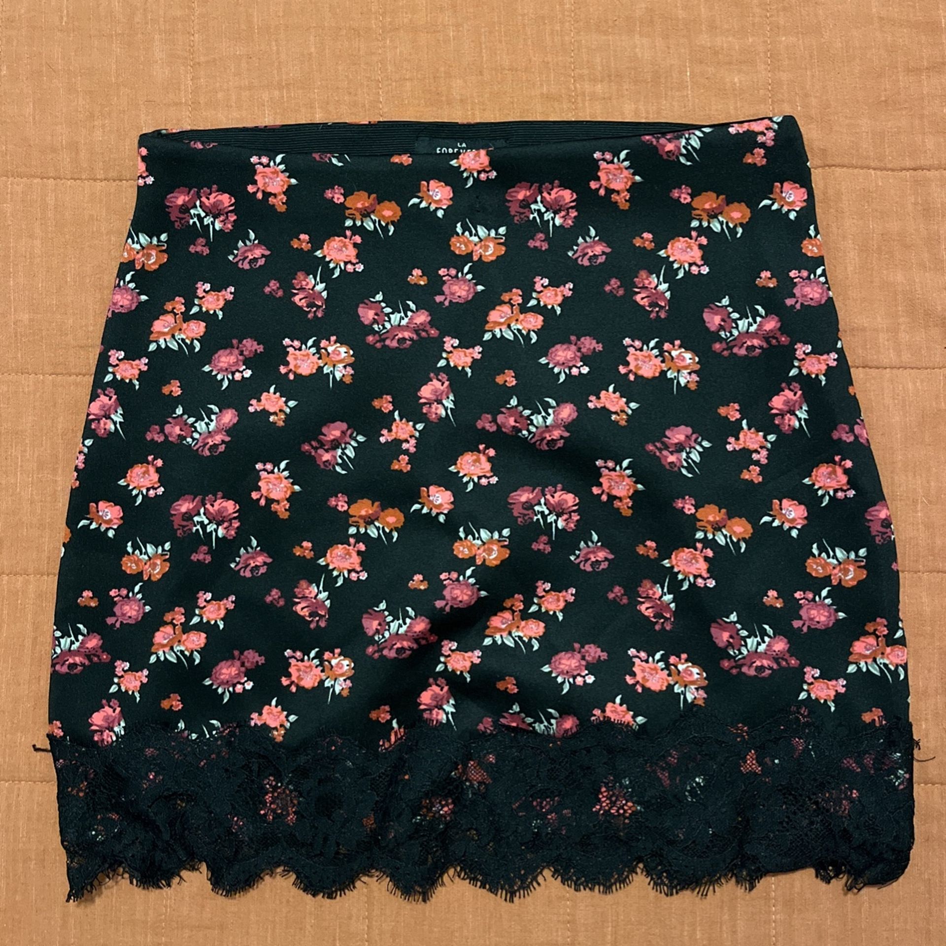Floral And Lace Mini Skirt 
