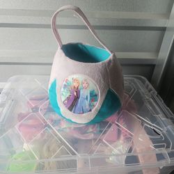 Free frozen easter basket
