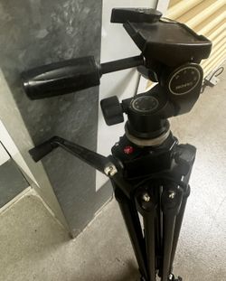 Manfrotto 028b tripod with Benro HD2 Panhead