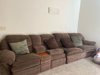 Recliner couch and pull out bed