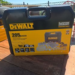 Dewalt tool set 2005 pieces