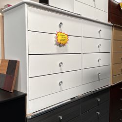 Eight Drawer With Diamond Knobs Chest Dresser New