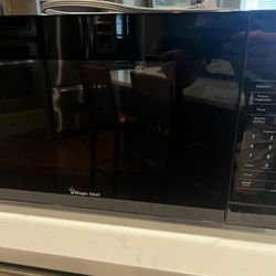Microwave - Like New Magic Chef 1000w
