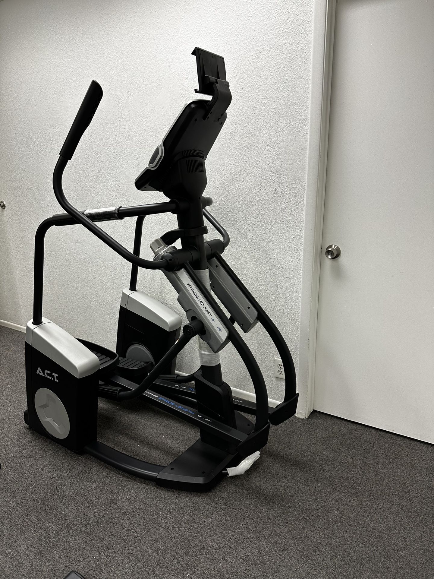 NORDICTRACK COMMERCIAL 7💥EXCELLENT CONDITION💢ADJUSTABLE STRIDE