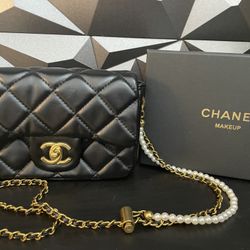 Chanel CF 19cm Mini Flap Bag Heart Chain Lambskin Black, Black, One Size