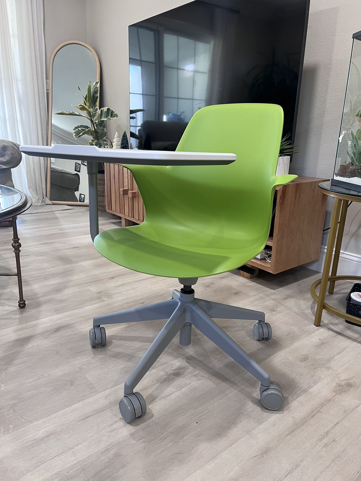Steelcase Node Multipurpose Mobile Tablet Chair on Wheels