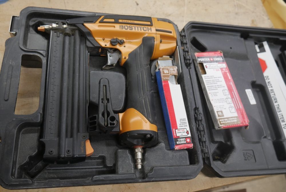 Bostitch nail gun Finish nailer BTFP12233 pre owned 881172-4 