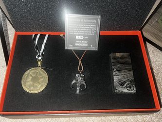 Star Wars The Mandalorian Collectible Box Set