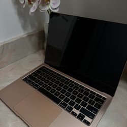 MACBOOK AIR 