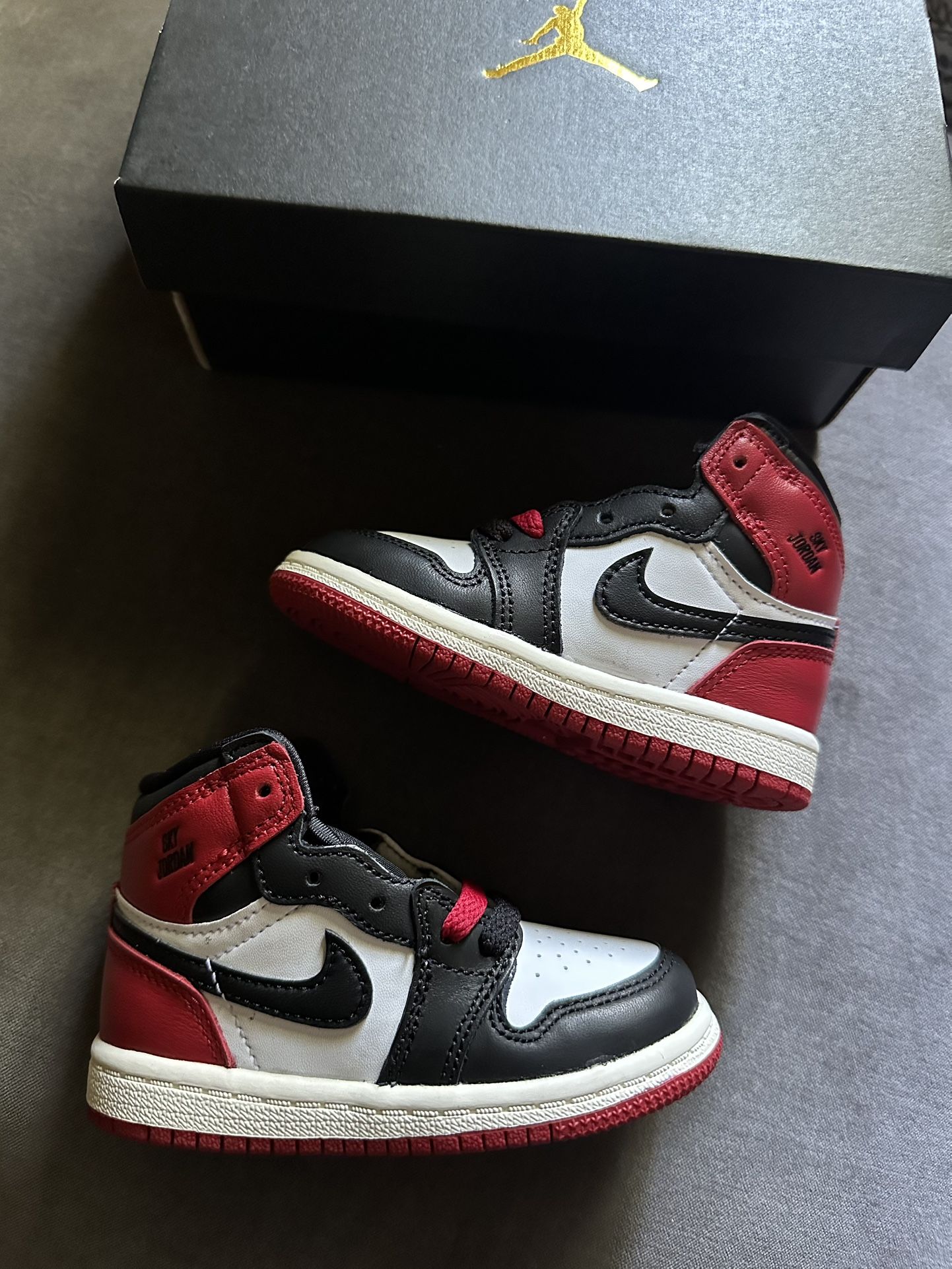 Jordan 1 Black Toe
