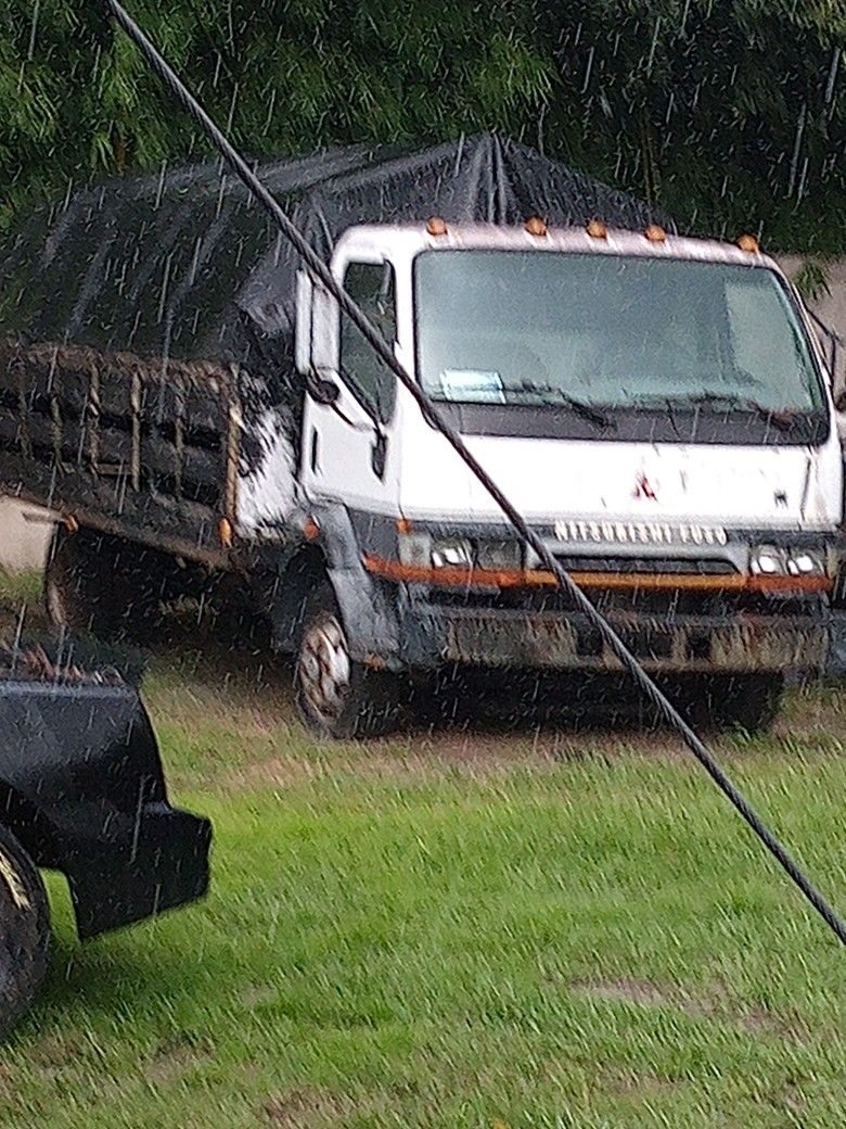 1997 Mitsubishi Truck For Parts Or Repair