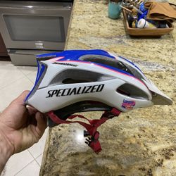 Specialized  Helmet   Large 57-63cm 