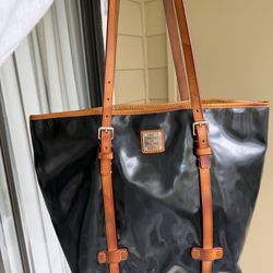 Dooney & Bourke