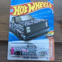 Hot Wheels ‘83 Chevy Silverado 