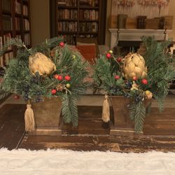 Crabtree And Evelyn Christmas Holiday Floral Arrangements Artichoke Tassel